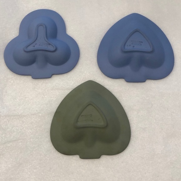 VINTAGE WEDGWOOD JASPERWARE ASHTRAYS - SET OF 2 BLUE & 1 GREEN - Picture 9 of 16